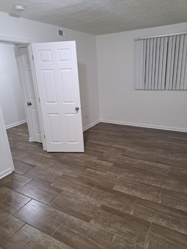 Building Photo - 10700 S Roberts Rd