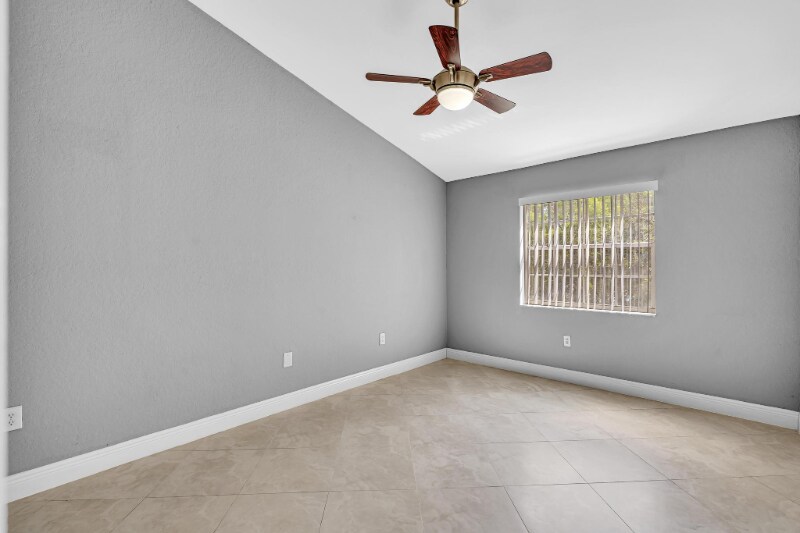 Building Photo - 2810 N Oakland Forest Dr