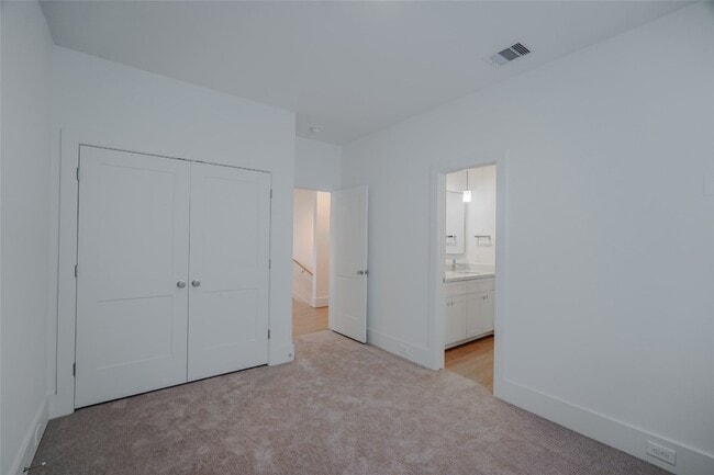 Building Photo - 7609 Victory Reserve St