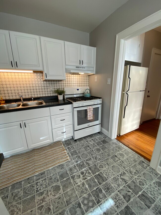 Building Photo - 4247 Cedar Ave S