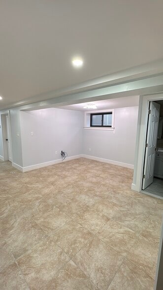 Dinning room - 11945 Sutphin Blvd