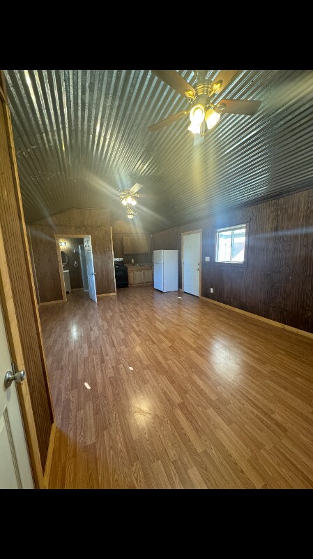 Building Photo - 3895 CR 258
