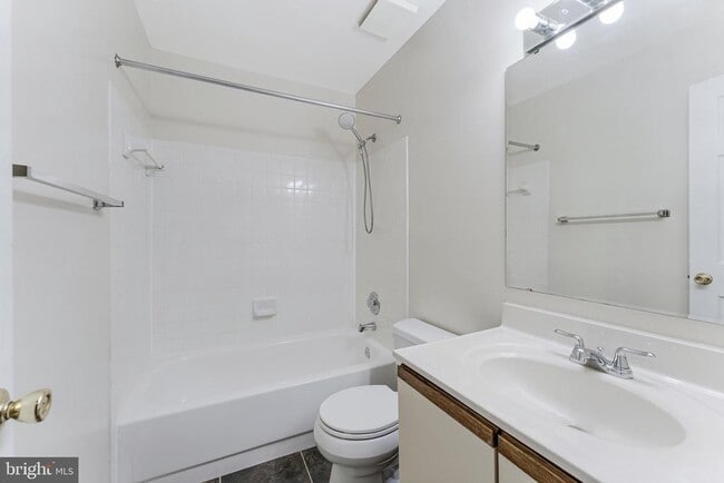 Building Photo - 8475 Canyon Oak Dr