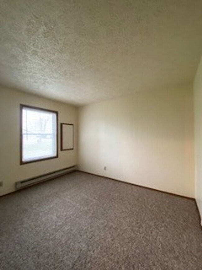 Building Photo - 208 S. Spring St.