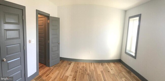 Building Photo - 1829 N Ringgold St