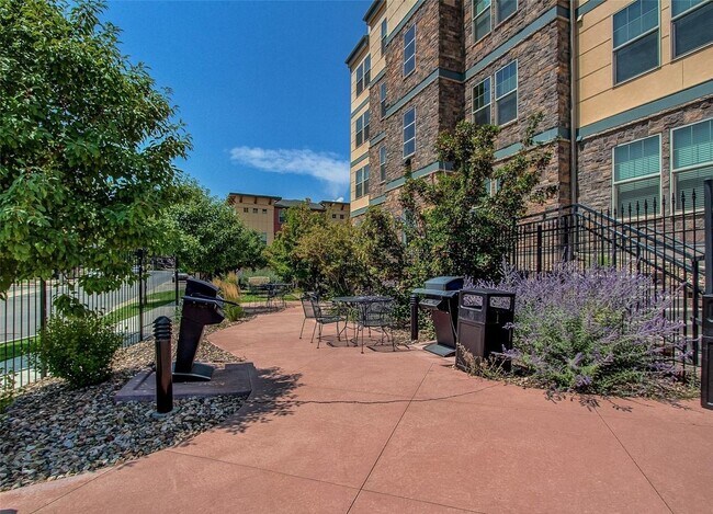 Building Photo - 13598 Via Varra