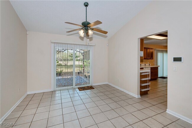 Building Photo - 4001 E Sunflower Cir