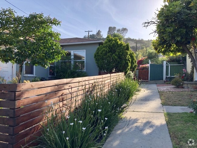 Building Photo - 4353 Verdugo Rd