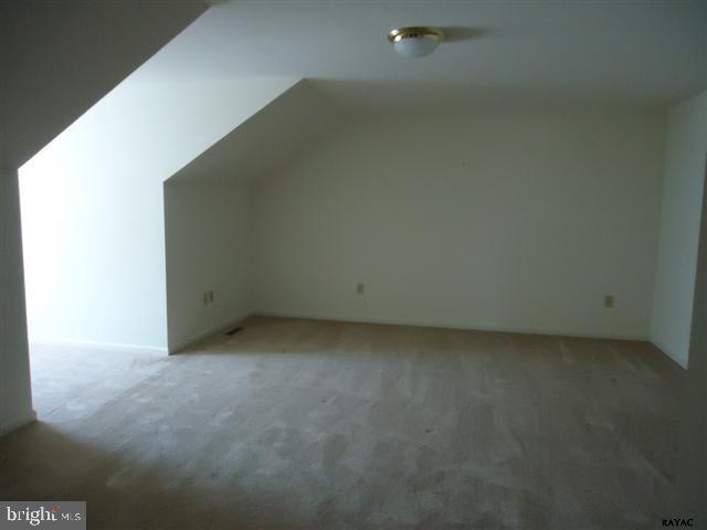Building Photo - 11 Ivy Ln