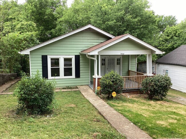 Building Photo - Nice Two Bedroom Two Bath Home