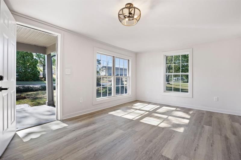 Building Photo - 24 E Iron Belt Rd SE