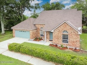 Building Photo - 204 Student Ln