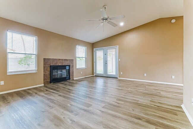 Building Photo - 4012 E Covina St