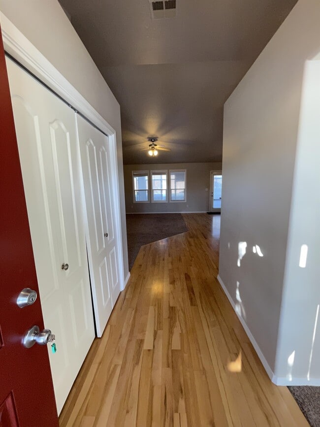 Building Photo - 2260 N Baywing Hawk Pl