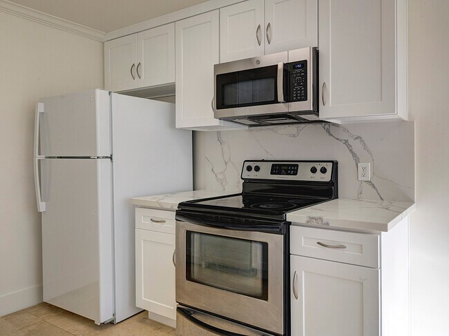 Building Photo - 2884 Sawtelle Blvd