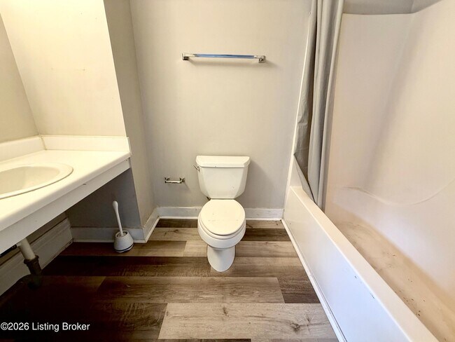 Building Photo - 1107 E Kentucky St