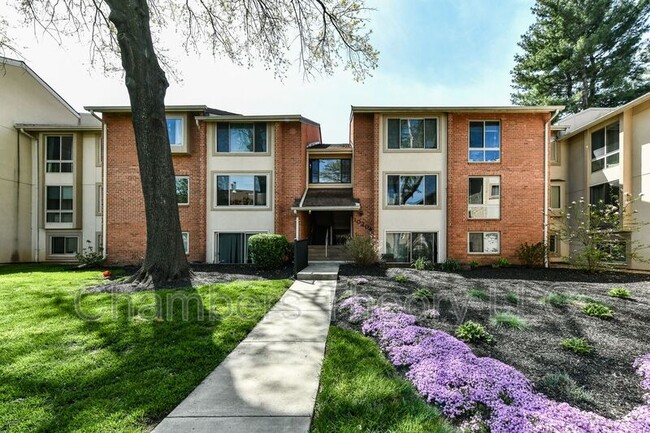 Building Photo - 10204 Bushman Dr
