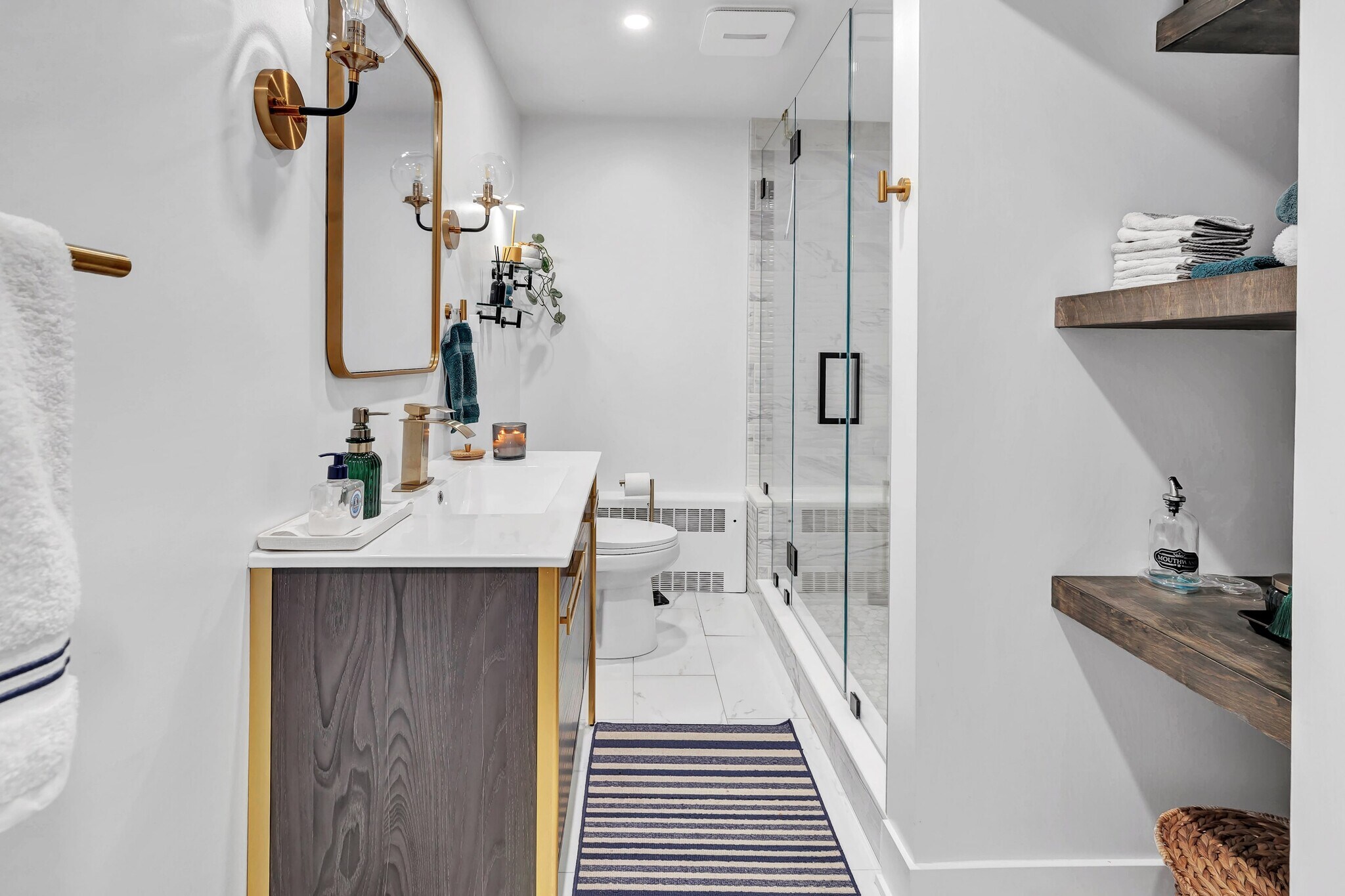 Building Photo - 26 Pearsall Pl