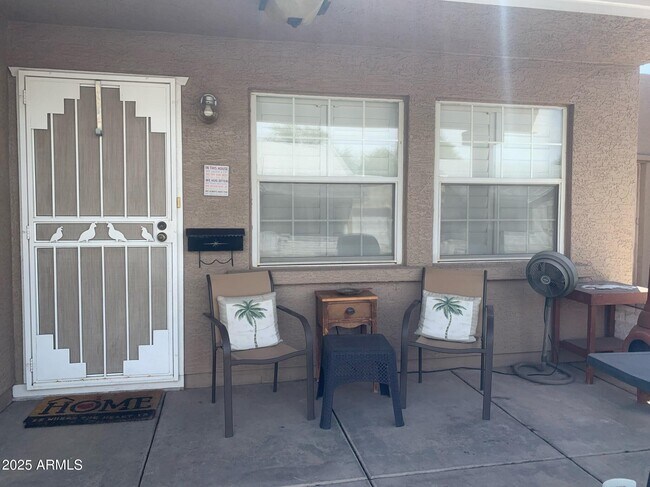 Primary Photo - 2929 E Broadway Rd