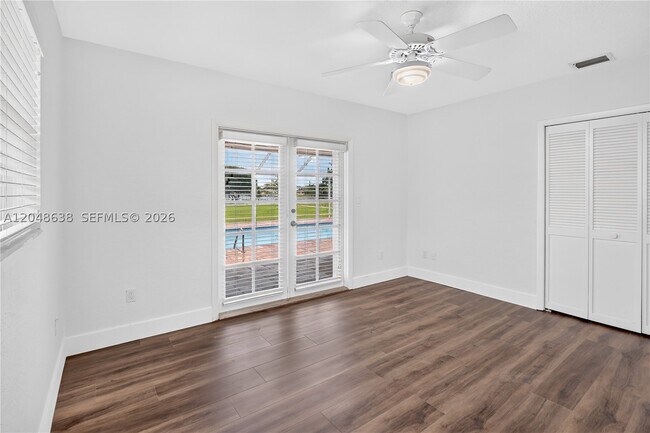 Building Photo - 14121 SW 97th Ave