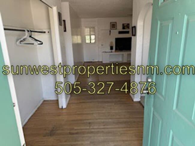 Building Photo - 3 Bedroom, 1 Bath House