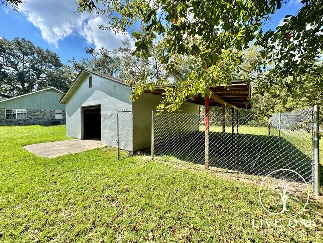Building Photo - 220 Jamey Ln