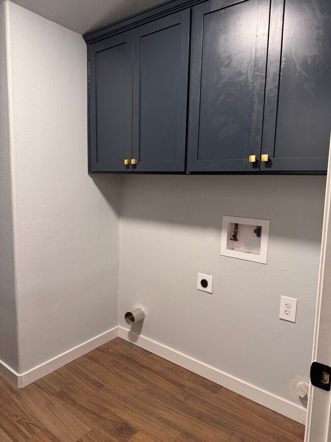 Building Photo - Newly Remolded 3 Bedroom, 2 Bath Home