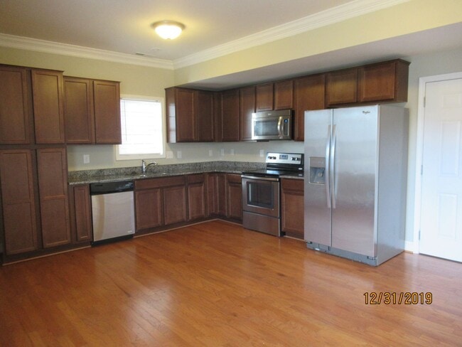 Building Photo - 220 Roudabush Dr NW