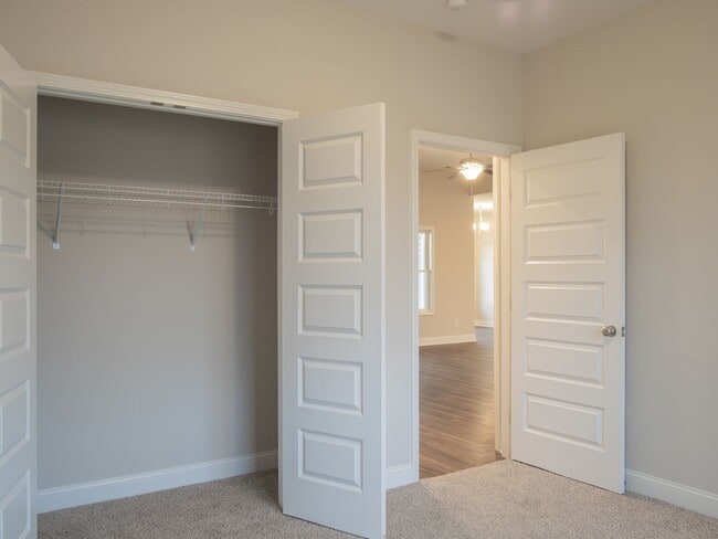 Building Photo - 408 S Zetterower Ave