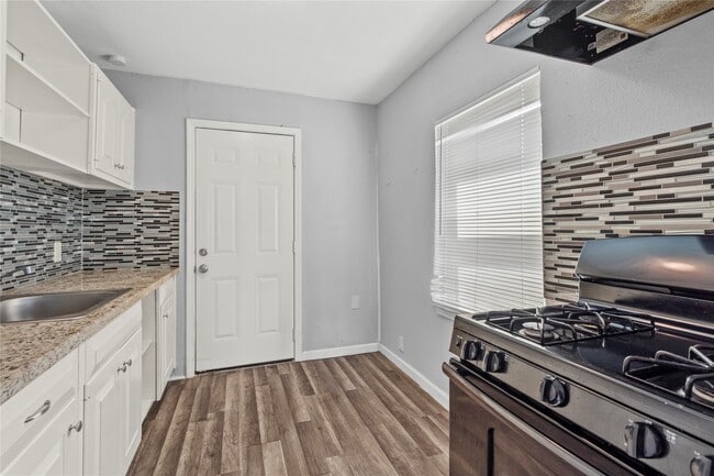 Building Photo - 1101 8th Ave N