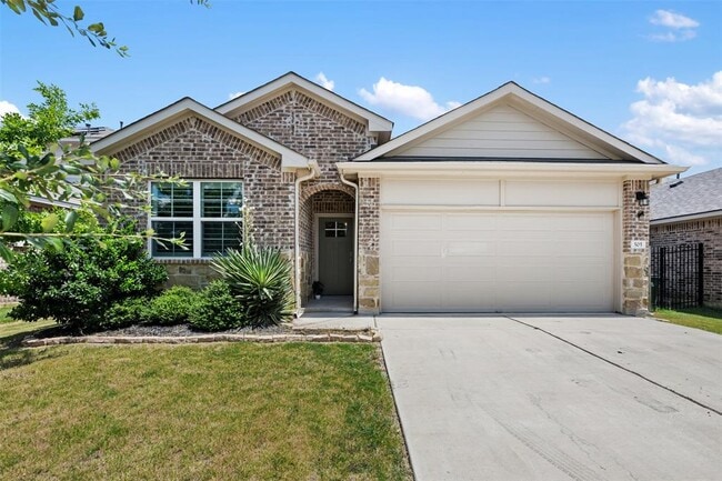 Primary Photo - 505 Blue Sage Dr
