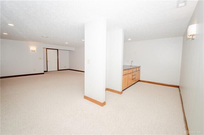 Building Photo - 2719 Sycamore Ridge Ct