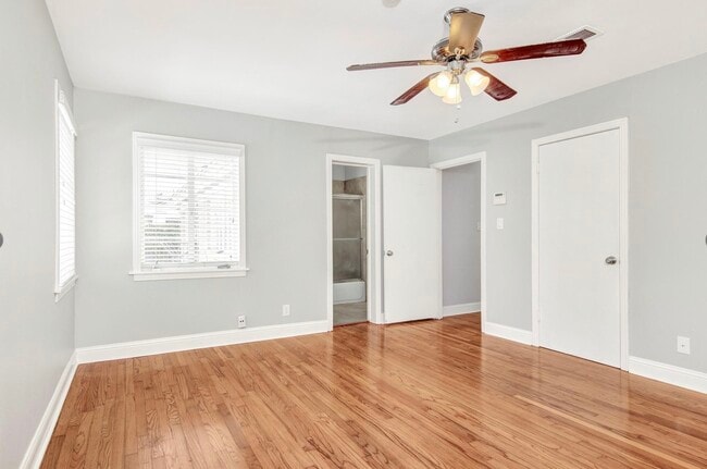 Building Photo - 2327 Dorrington St