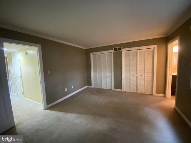 Building Photo - 99 Chatham Ct