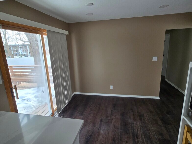 Building Photo - 1466 Charlton St