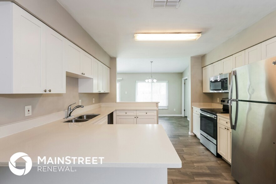 Building Photo - 17606 Shadyside Cir