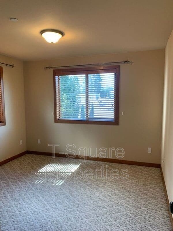 Building Photo - 14819 35th Ave W
