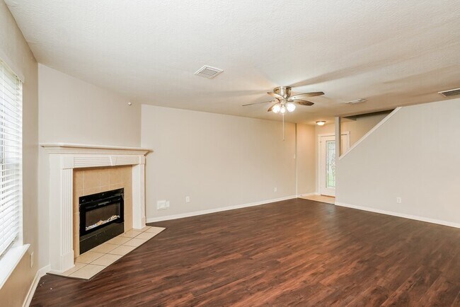 Building Photo - 3315 Maymist Dr
