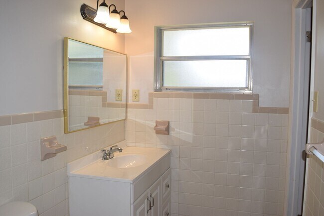 Building Photo - Fantastic Floor Plan!
