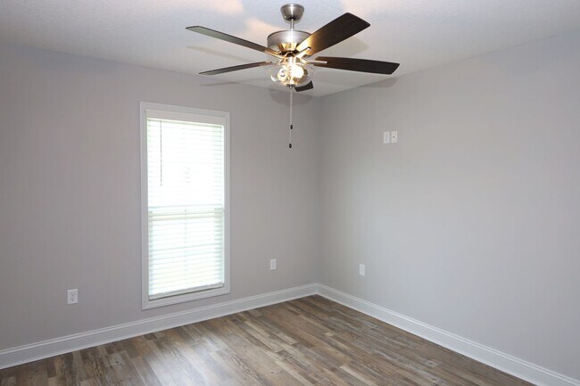 Building Photo - 2047 Meadow Cove Rd