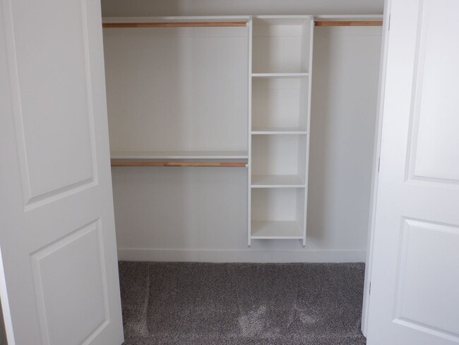 Building Photo - Move-in Discount - 3 bedroom - 2 Bath - Si...