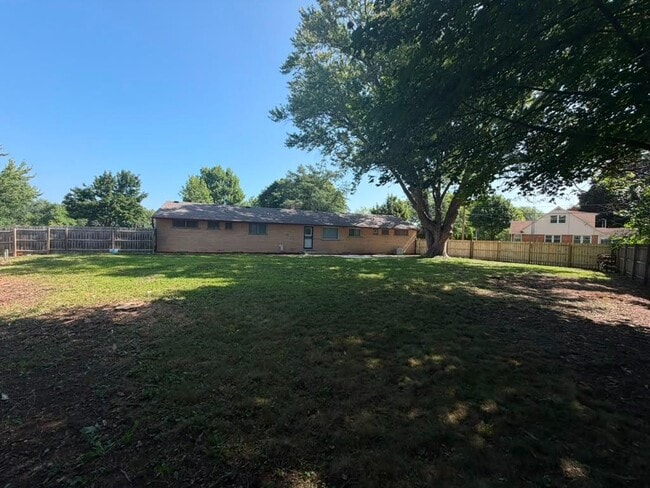 Building Photo - 5629 W Lincoln Creek Dr