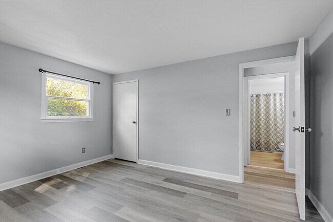 Building Photo - 31 Marion Rd