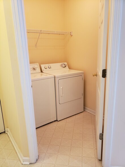 Building Photo - 9114 Charminster Ct