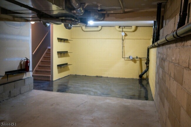 Building Photo - 55 Clarken Dr