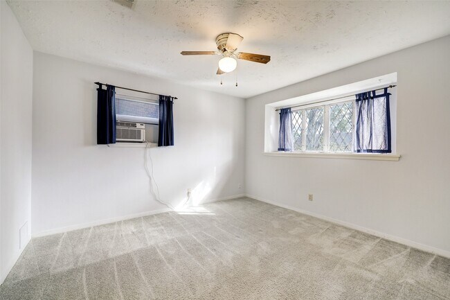 Building Photo - 8730 Cedarspur Dr