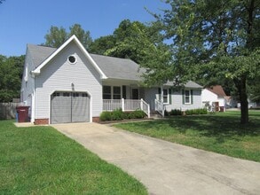 Building Photo - Deep Creek