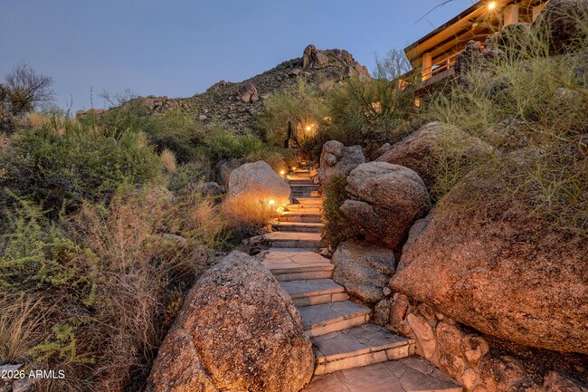 Building Photo - 6700 E Hawksnest Rd