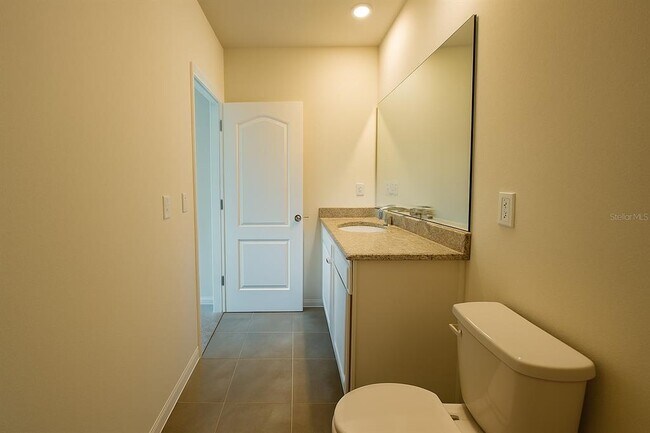 Building Photo - 2323 Gifford Dr