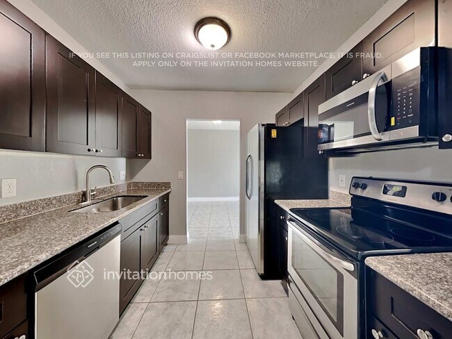 Building Photo - 151 Heron Pkwy